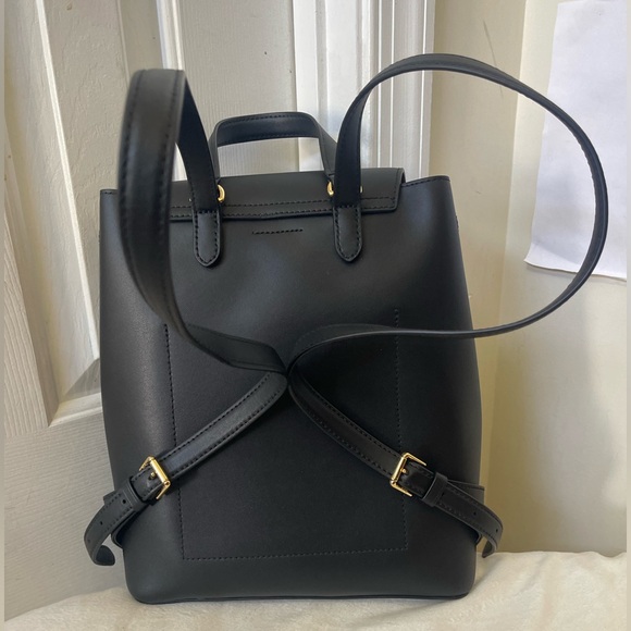 dryden flap leather backpack The Filson Dryden Backpack has that hardwearing heritage in family heirlooms that last for generations Ralph Lauren Dryden Flap Leather